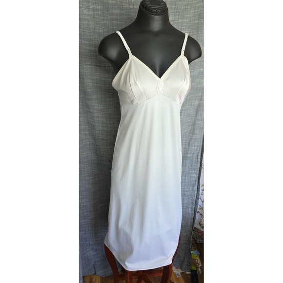 Vanity Fair Other - Vintage Vanity Fair Full Slip Antron III Nylon Size 34 Ivory White Fairy Prairie
